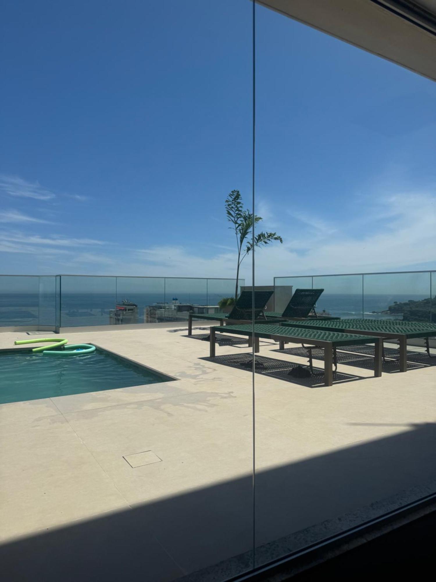 Top Flat Leblon: Oceanview Fitness & Daily Housekeeping — Photos 2